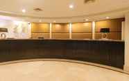 Lobby 3 RedDoorz Premium @ The Residences Olympia Makati