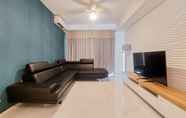 ล็อบบี้ 4 Compact Designed and Stylish 3BR Sky House BSD Apartment near AEON Mall By Travelio