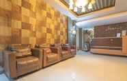 Lobby 4 RedDoorz Plus near Sepinggan Airport 3 Balikpapan