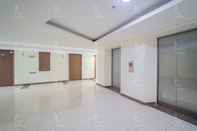 Lobby RedLiving Apartemen Easton Park Jatinangor - Yunus