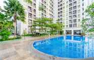 Swimming Pool 2 RedLiving Apartemen Serpong Green View - Sheena Property Tower B