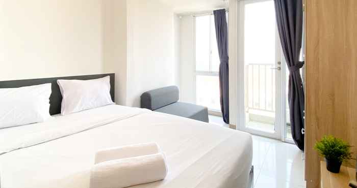 ห้องนอน Studio Furnished with Sofa Bed at Tokyo Riverside PIK 2 Apartment By Travelio