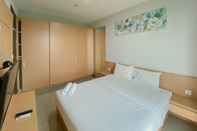 Bilik Tidur Comfort and Best Deal 1BR at Citralake Suites Apartment By Travelio