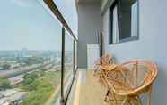 ล็อบบี้ 7 Warm and Spacious Studio Daan Mogot City Apartment By Travelio