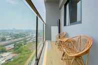 ล็อบบี้ Warm and Spacious Studio Daan Mogot City Apartment By Travelio