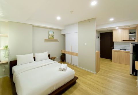 卧室 Warm and Spacious Studio Daan Mogot City Apartment By Travelio