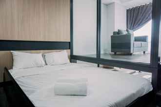 Kamar Tidur 4 Homey and Wonderful Studio The Smith Alam Sutera Apartment By Travelio