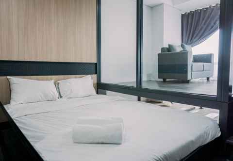 Bedroom Homey and Wonderful Studio The Smith Alam Sutera Apartment By Travelio