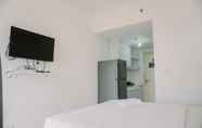 Bilik Tidur 2 Strategic and Gorgeous Studio Apartment M-Town Residence By Travelio