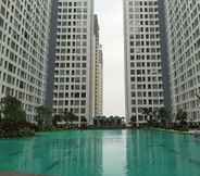 Swimming Pool 6 Strategic and Gorgeous Studio Apartment M-Town Residence By Travelio