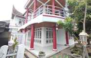 Exterior 2 Rumah Umi