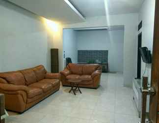 Lobby 2 Senopati Homestay Syariah