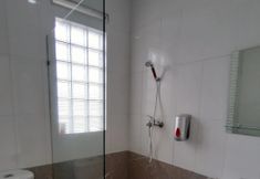 In-room Bathroom 7 Villa MS Bandung
