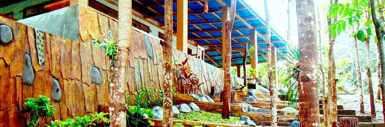 Lobi Tangkoko Hill Cottage and Resto