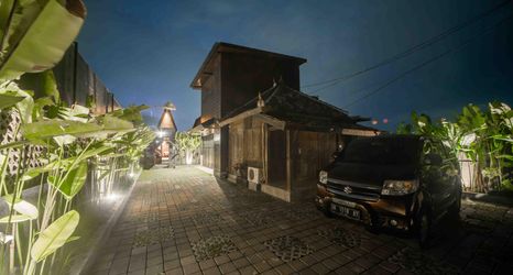 외관 2 Rumah Kayu Tatiya Villa