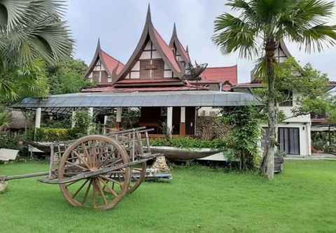 Bên ngoài Villa Panalai