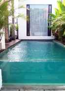 SWIMMING_POOL Escotel Jalak Guest House