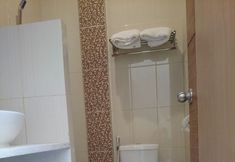 In-room Bathroom 4 Roemah Kita Hotel