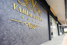 外部的 VARIMANTRA HOTEL