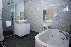 客房内浴室 VARIMANTRA HOTEL