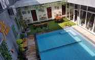Swimming Pool 3 Art Doorz Homestay Istana Gandrung