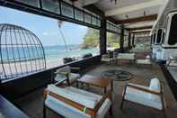 บาร์ คาเฟ่ และเลานจ์ Bintan Pearl Beach Resort