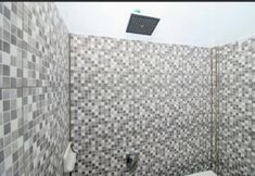 In-room Bathroom 7 Khalisa Home Syariah Pontianak