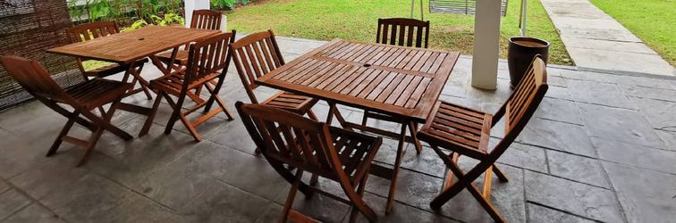 Lobby Little Heaven by Sky Hive, a Beachfront Villa  