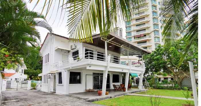 Exterior Little Heaven by Sky Hive, a Beachfront Villa  