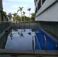 Swimming Pool 2 Studio at Beverly Dago Apartment near Sabuga By Travelio