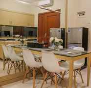 Phòng ngủ 5 Best 2BR at Grand Palace Kemayoran Apartment By Travelio