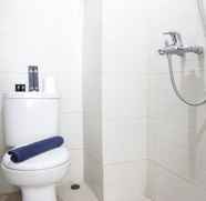 In-room Bathroom 5 Scenic and Artistic Studio Gateway Pasteur near Cimahi By Travelio