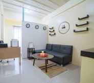 Lobby 2 RedDoorz Plus near CK Square Cainta