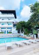 SWIMMING_POOL RedDoorz Plus @ Altaroca Antipolo