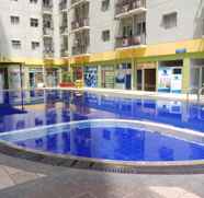 Lobi 2 Relaxing and Trendy 2BR Apartment at The Suite Metro By Travelio