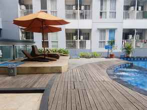 Swimming Pool 4 Stylish Studio Skylounge Tamansari Apartment By Travelio