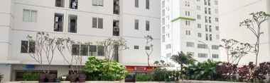 Kolam Renang 2 Cozy & Best Price 3BR at Bassura City Cipinang Apartment By Travelio