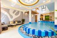 Kolam Renang Villa Luxury Thi Sach