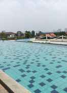 SWIMMING_POOL Budget Apartment at Cinere Bellevue Suites Studio By Travelio