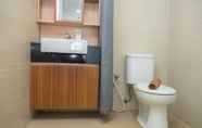 In-room Bathroom 6 Homey 3BR at Gateway Pasteur Apartment near Pasteur Exit Toll By Travelio
