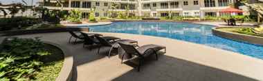 Swimming Pool 2 Homey 3BR at Gateway Pasteur Apartment near Pasteur Exit Toll By Travelio