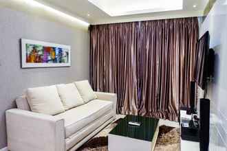 Ruang untuk Umum 4 Furnished 1BR Casa Grande Apartment with City View By Travelio