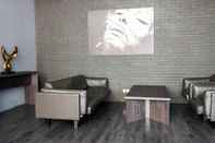 Lobby Minimalist Brooklyn Apartment Studio near IKEA Alam Sutera By Travelio