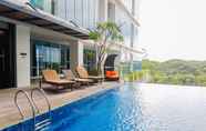 Swimming Pool 2 Glam Studio with Sofa Bed at Brooklyn Alam Sutera Apartment By Travelio