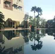 Swimming Pool 3 Economic Luxurious Studio Room Apartment at Pinewood Jatinangor near JATOS By Travelio