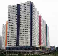 Luar Bangunan 5 Fully Furnished 1BR Apartment at Green Pramuka By Travelio