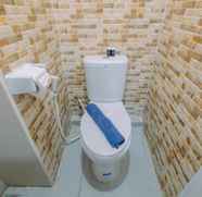 In-room Bathroom 5 Modern Studio at Bogorienze Resort By Travelio