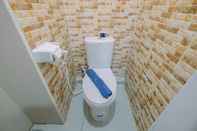 In-room Bathroom Modern Studio at Bogorienze Resort By Travelio