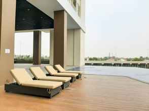 Kolam Renang 4 Comfortable 1BR at Silktown Alexandria Apartment By Travelio