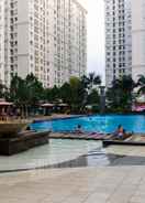 SWIMMING_POOL Modern and Cozy 3BR Apartment Green Palace Kalibata By Travelio